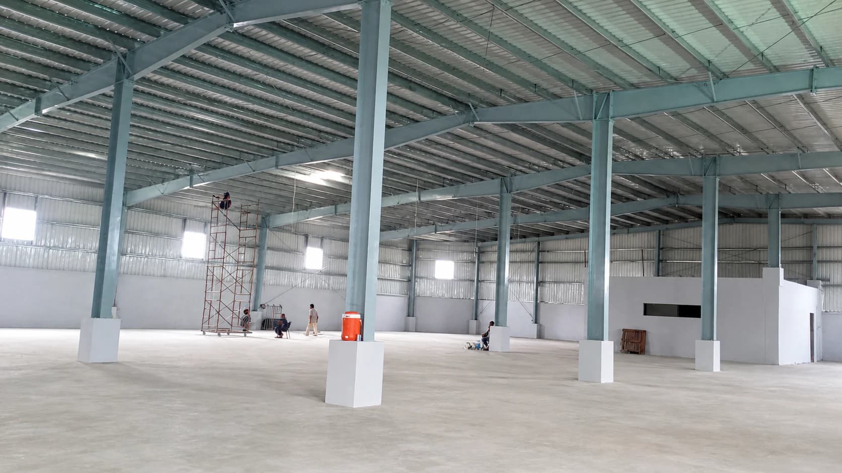 Pre-engineered building frame
