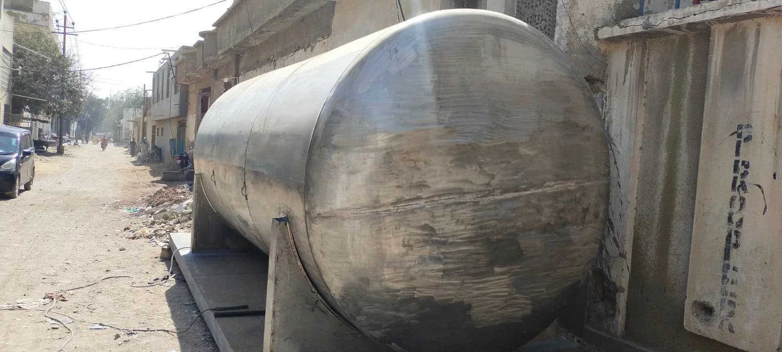 Bulk storage tank working detail
