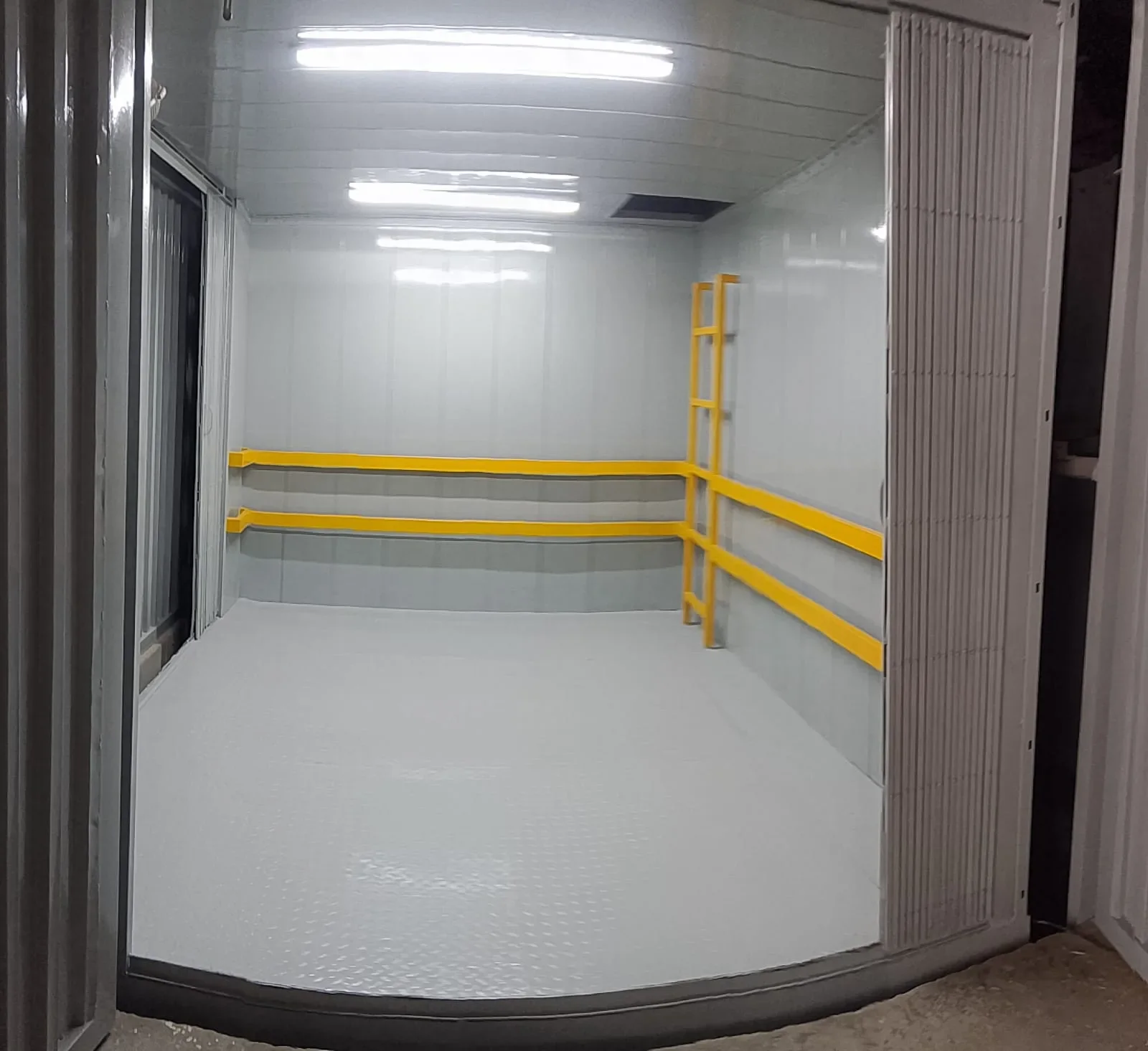 Completed 5-ton cargo lift interior